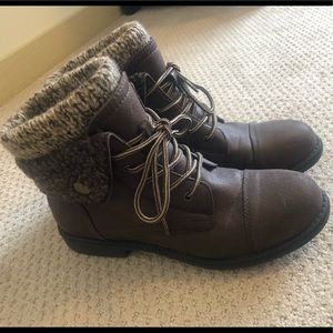 Cliffs by White Mountain boots, perfect condition